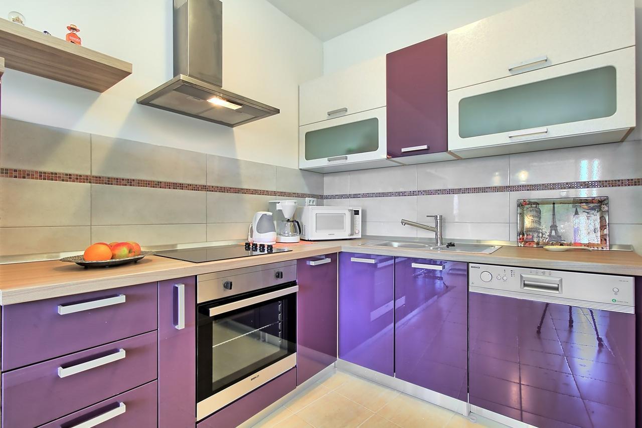 Summertime House With Apartment Umag Bagian luar foto