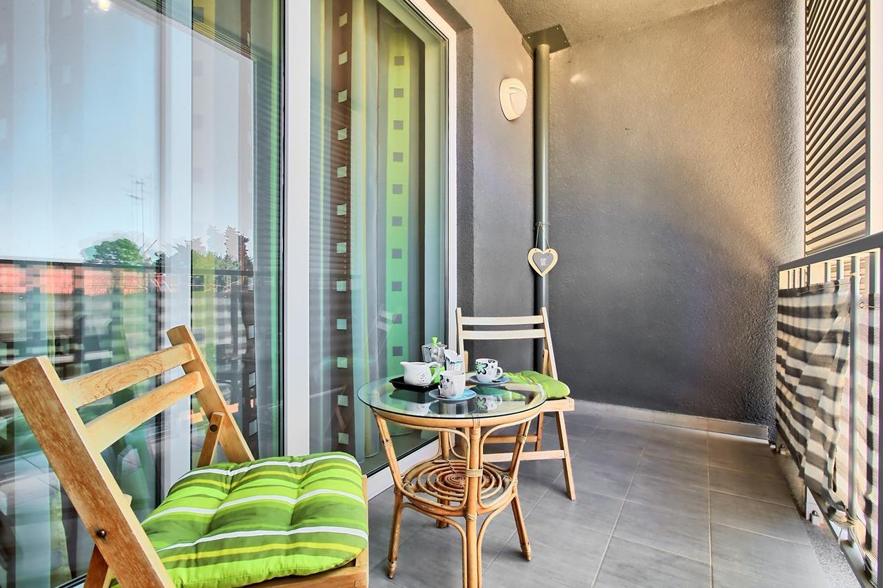 Summertime House With Apartment Umag Bagian luar foto