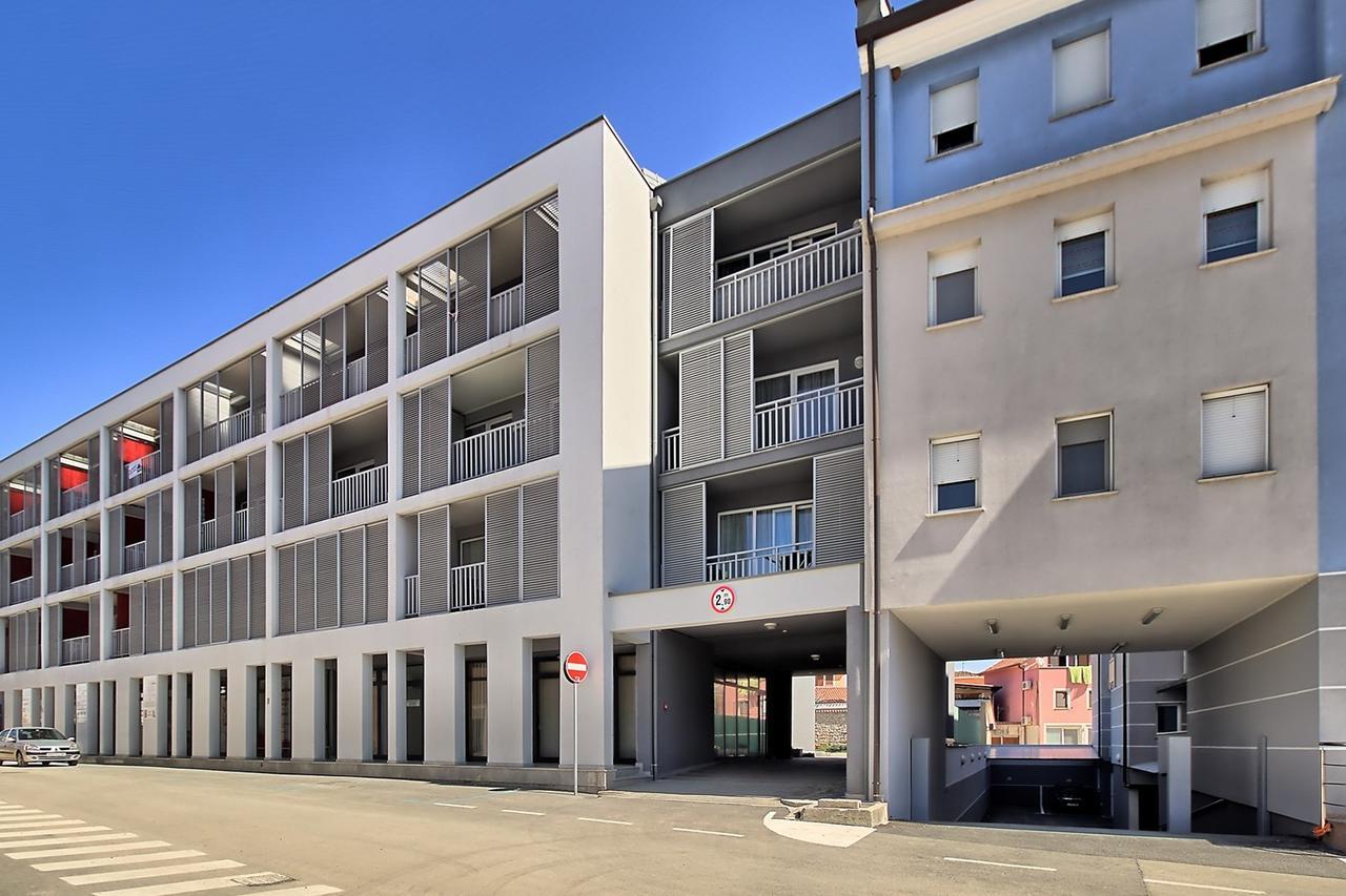 Summertime House With Apartment Umag Bagian luar foto