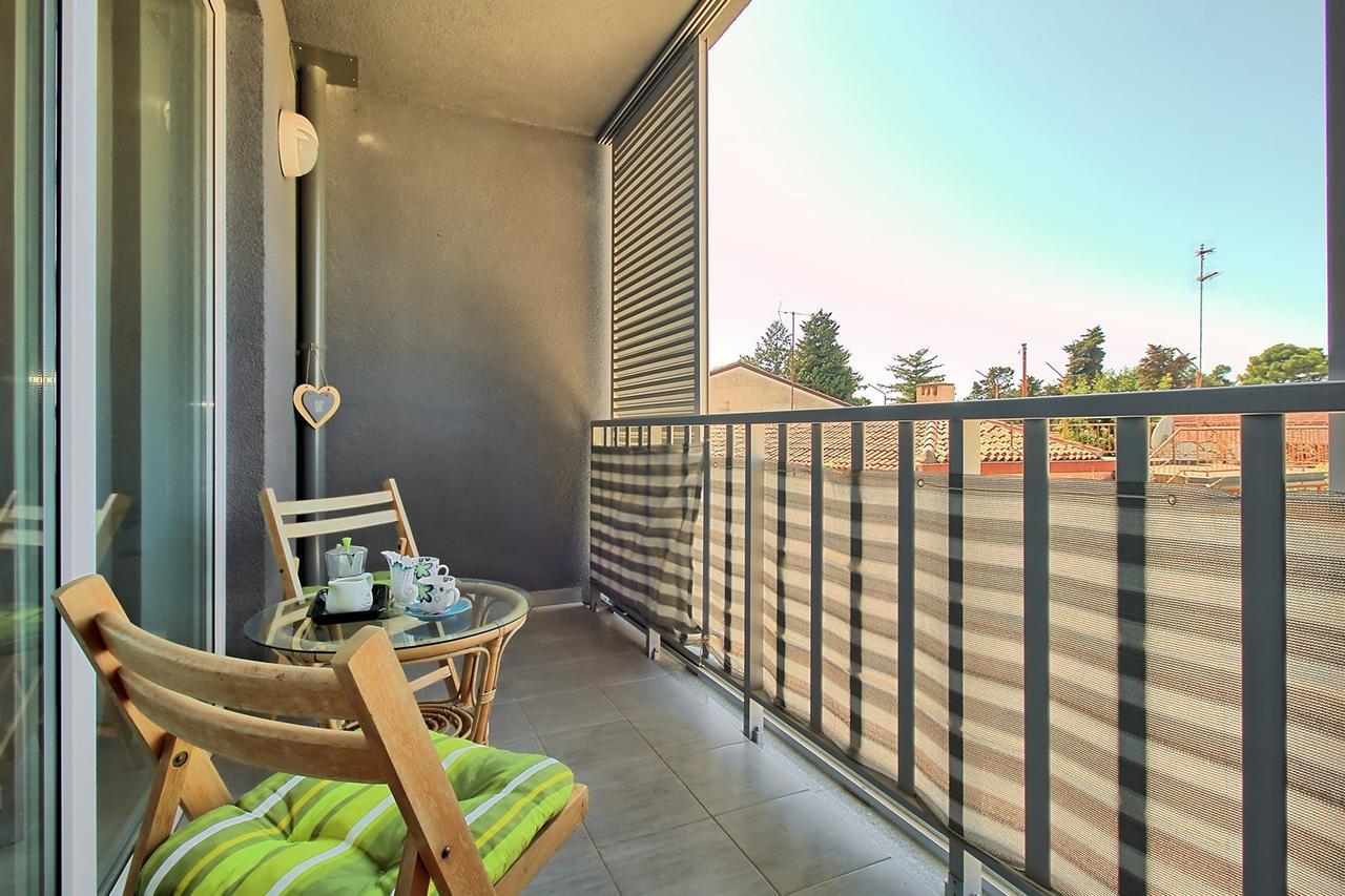 Summertime House With Apartment Umag Bagian luar foto